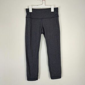 Lululemon Heather Gray Capri Leggings Women’s size 6